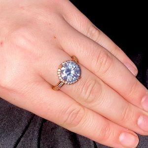 ABSOLUTELY GORGEOUS Size 9 Womens Ring Silver Gold